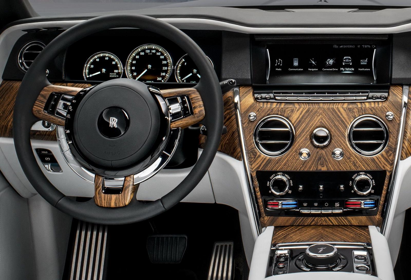 Rolls Royce Cullinan (26)