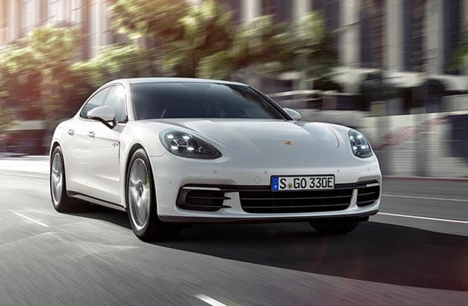 low_panamera_4_e_hybrid_2016_porsche_ag-960×600