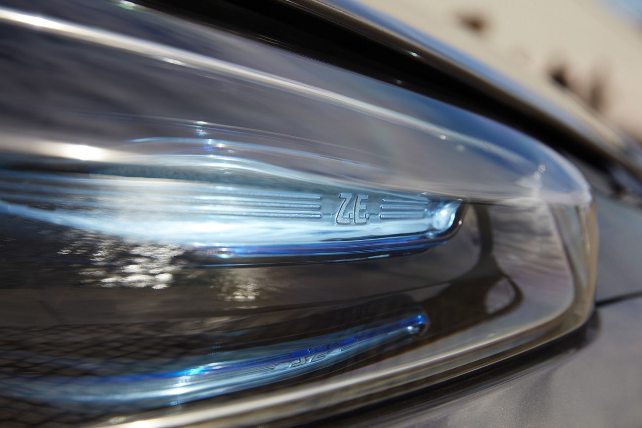new_renault_zoe_yttriumgrey_yb_12_31763438512_o