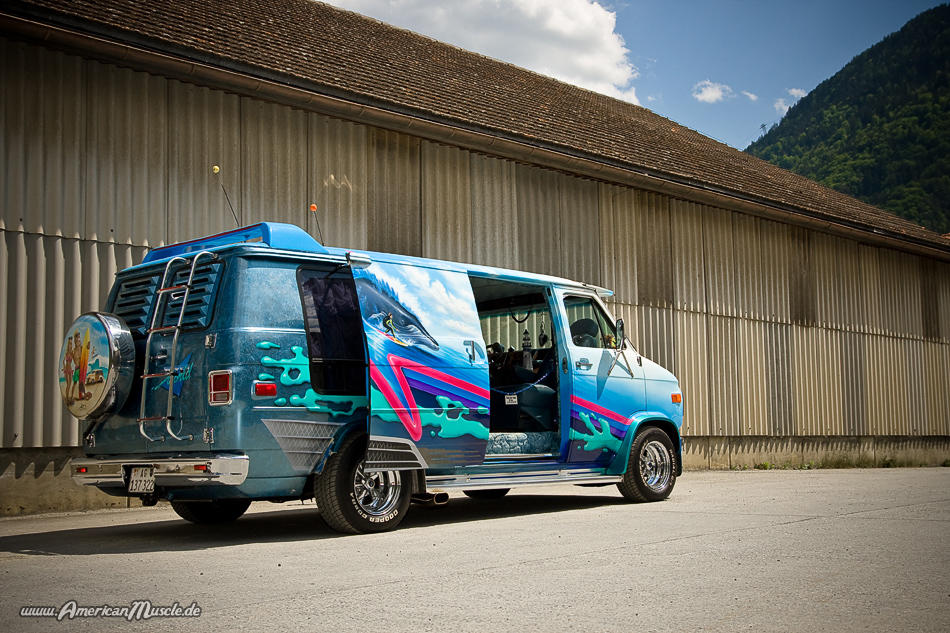 van16