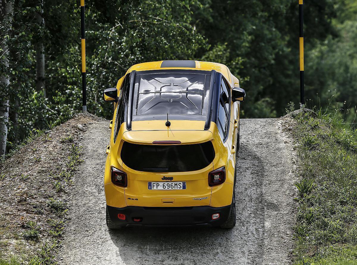 180620_Jeep_New-Renegade-MY19-Trailhawk_13