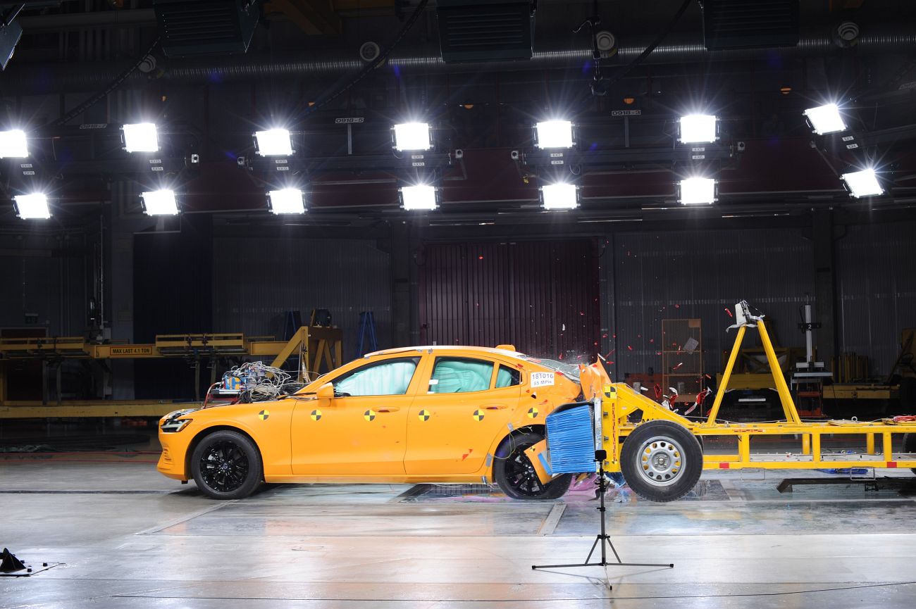 New Volvo S60 crash test