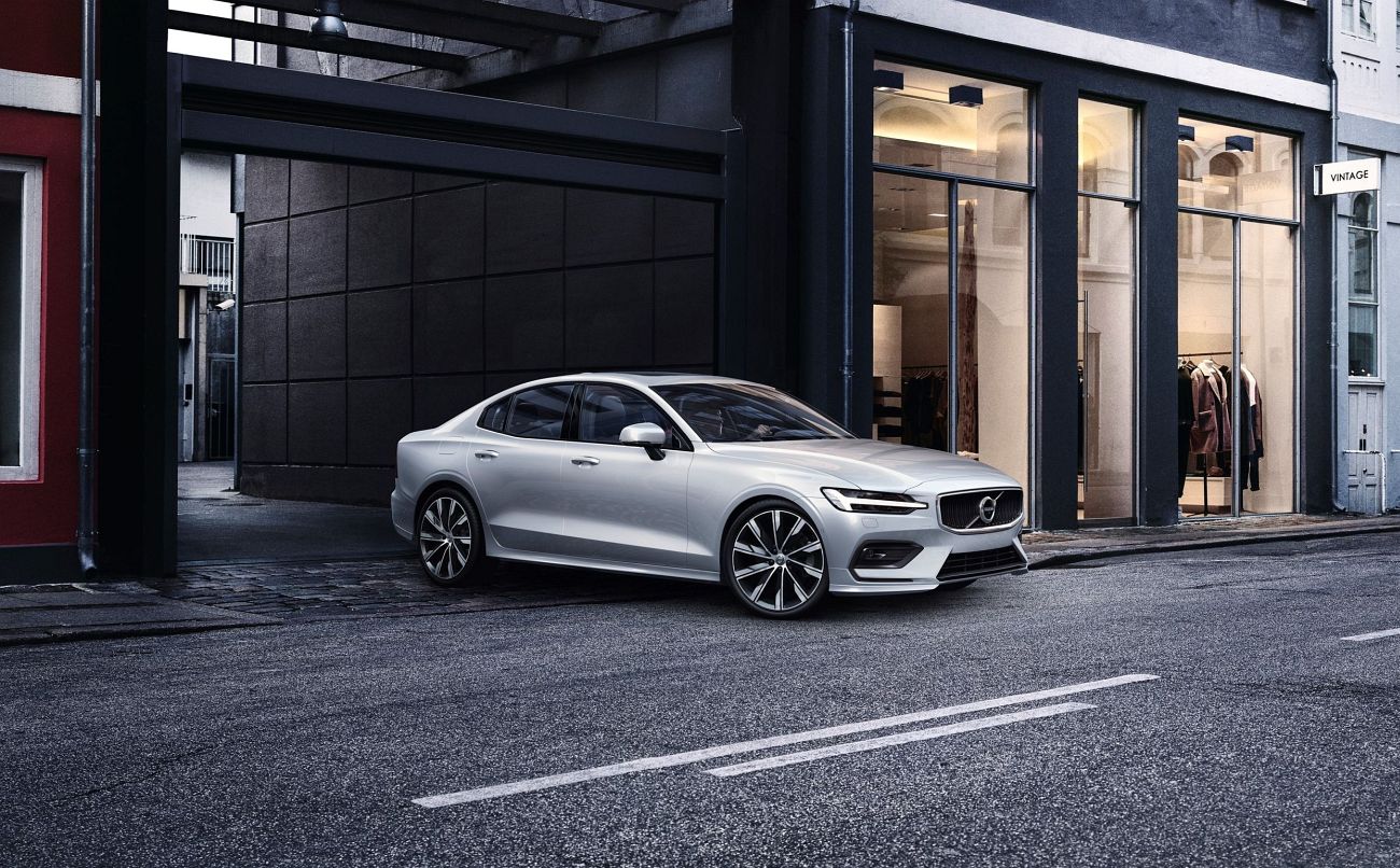 New Volvo S60 Momentum