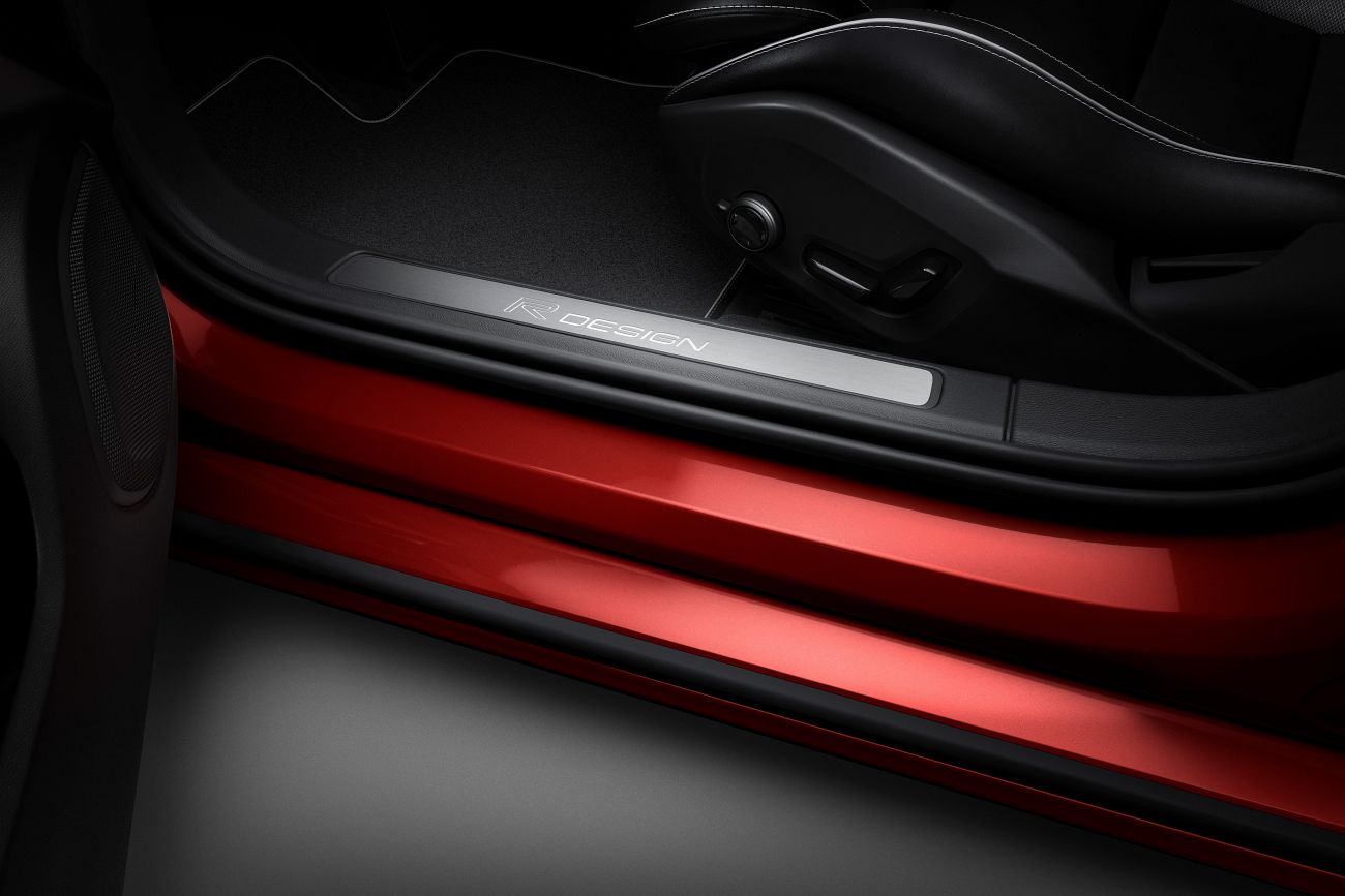 New Volvo S60 R-Design exterior