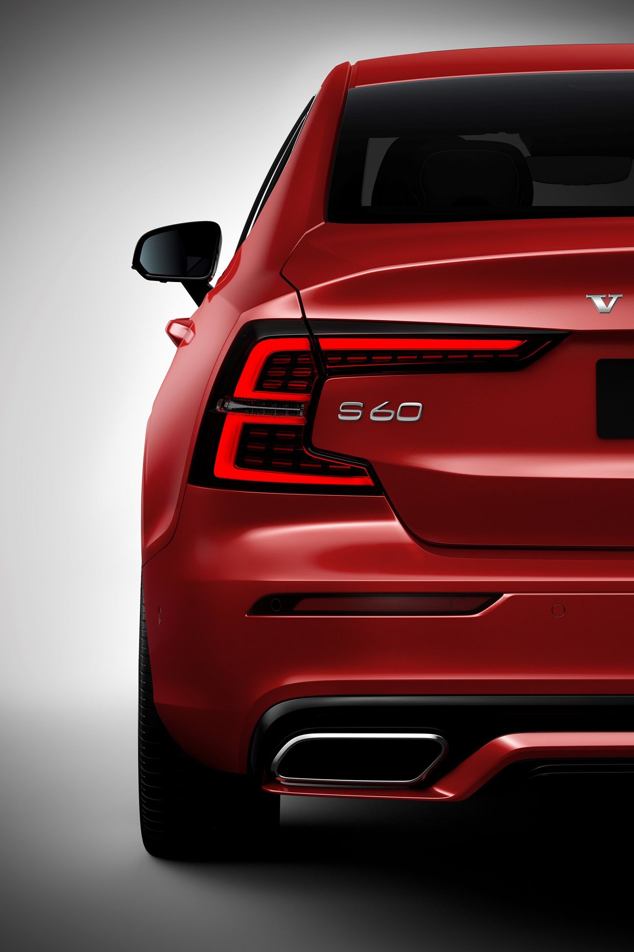 New Volvo S60 R-Design exterior