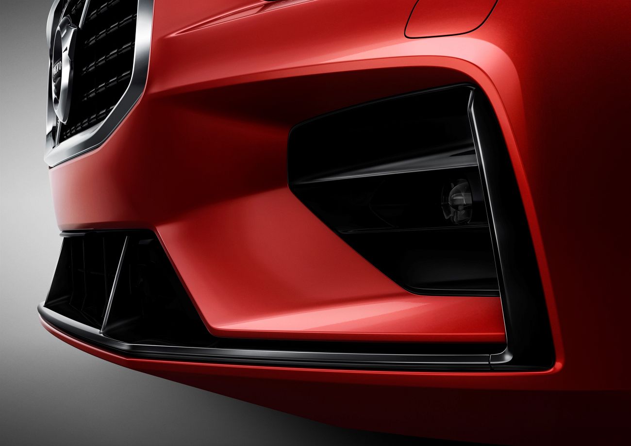 New Volvo S60 R-Design exterior