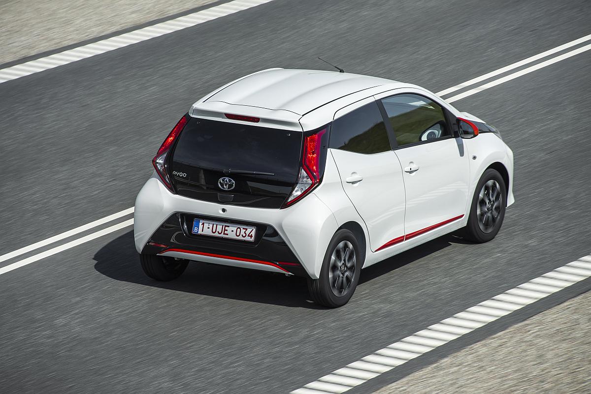 AYGO_White_002