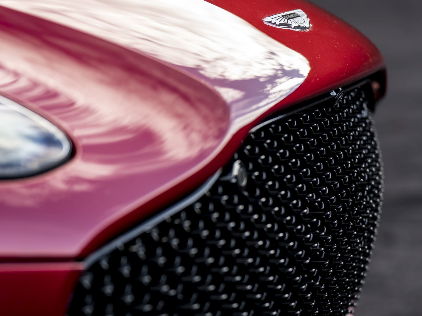 Aston martin DBS Superleggera (14)