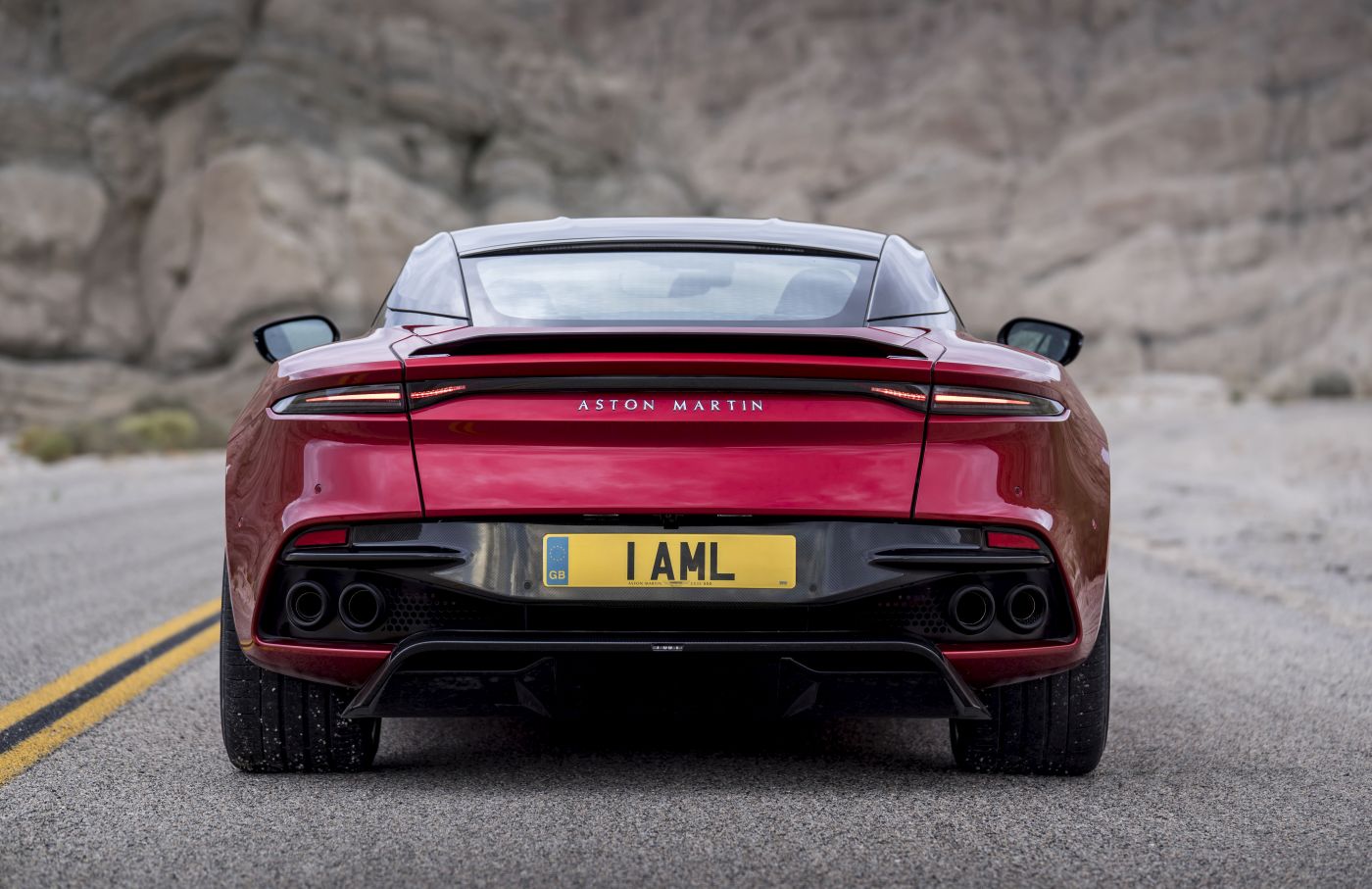 Aston martin DBS Superleggera (16)