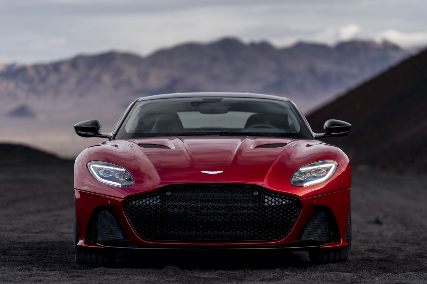 Aston martin DBS Superleggera (2)