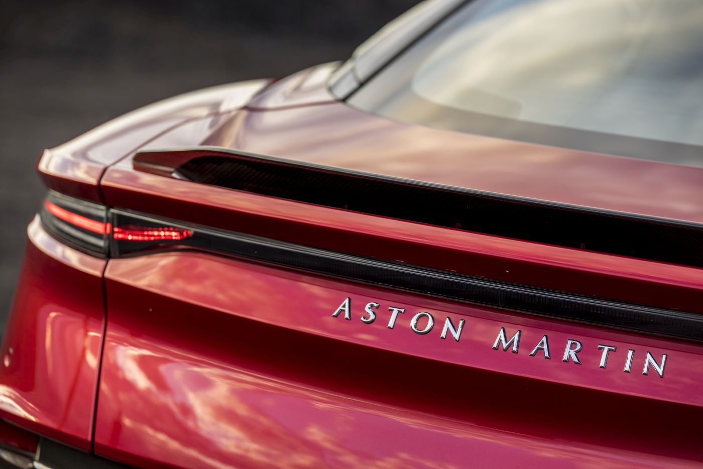Aston martin DBS Superleggera (28)