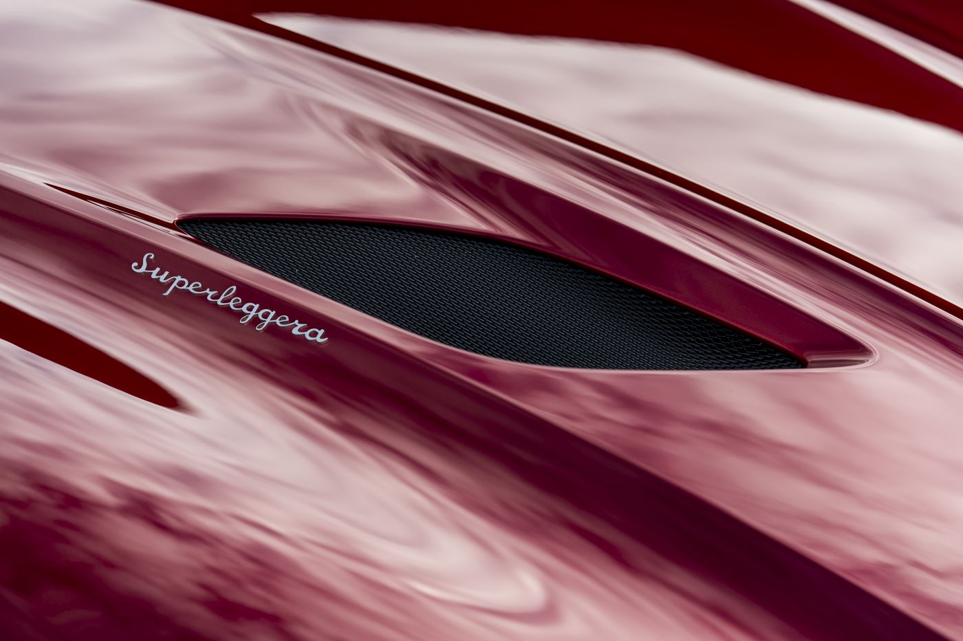 Aston martin DBS Superleggera (3)