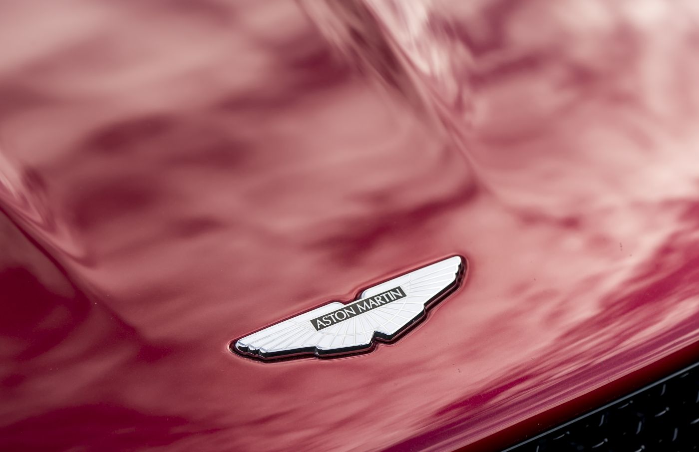 Aston martin DBS Superleggera (4)