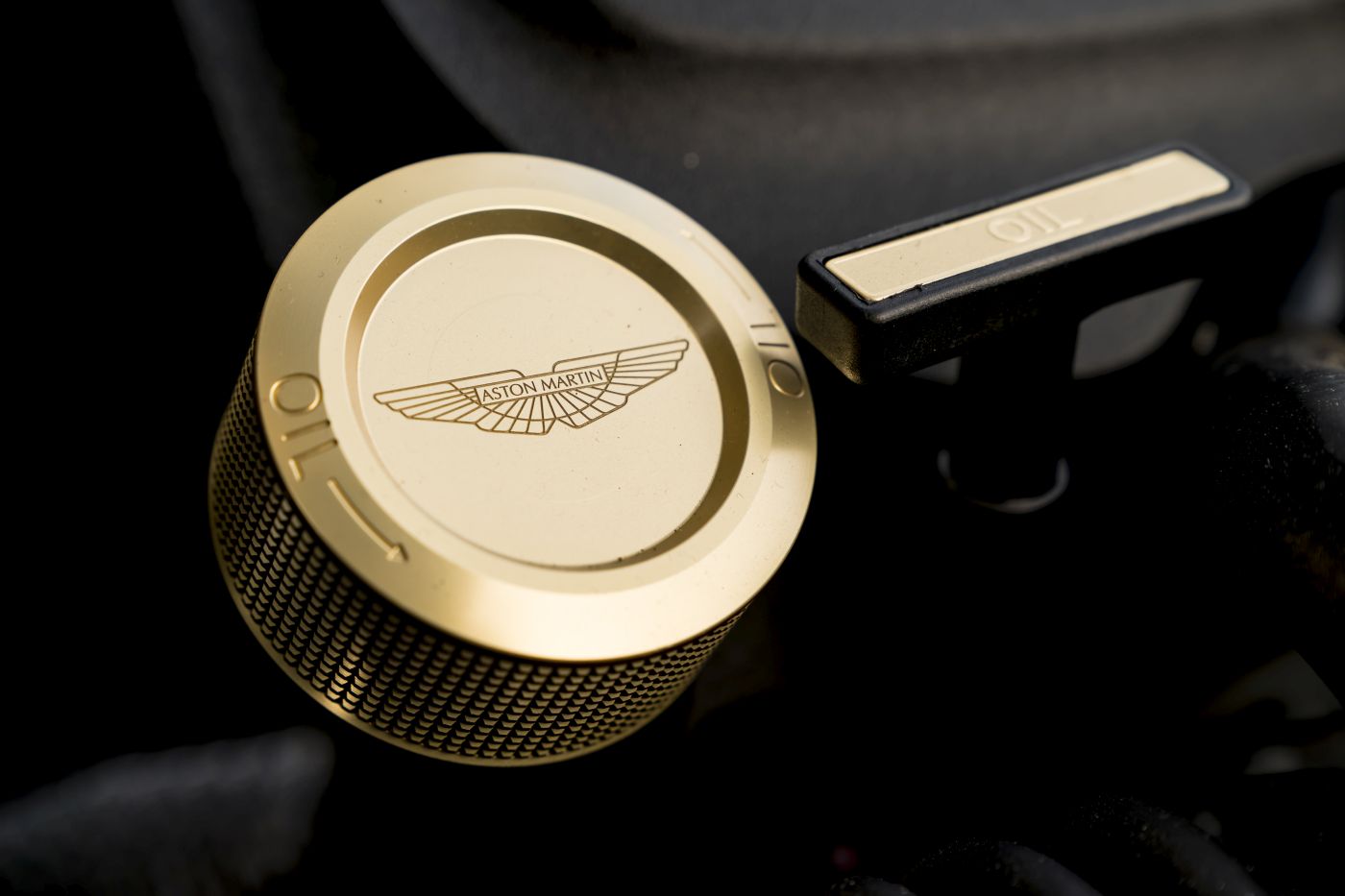Aston martin DBS Superleggera (7)