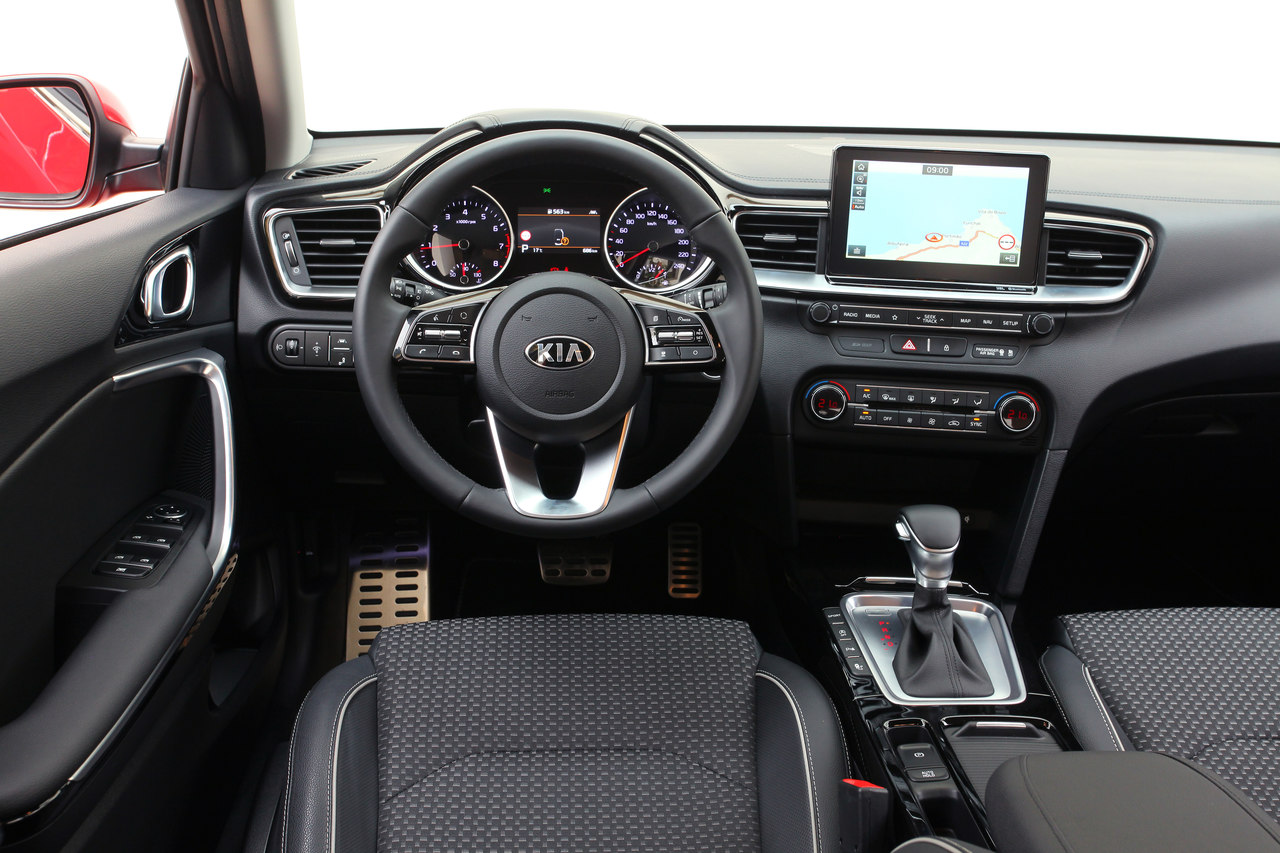 Kia Ceed 1.4 T-GDI 7 DCT transmission 140hp Track Red 27_Easy-Resize.com