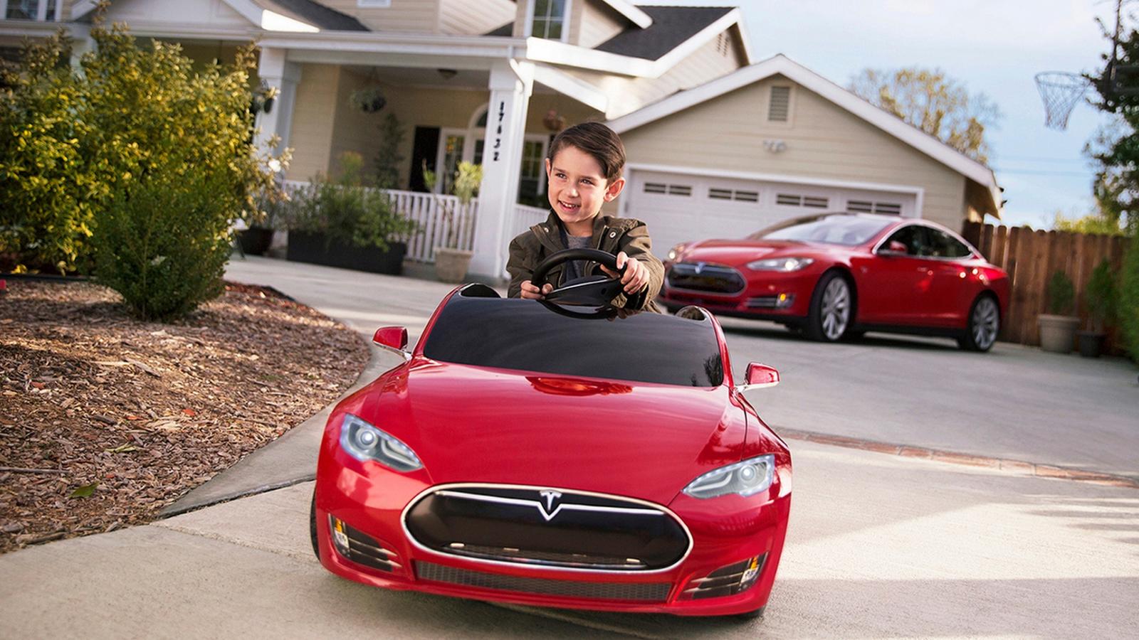wcf-miniature-tesla-model-s-for-kids-costs-500-tesla-model-s-for-kids-by-radio-flyer1