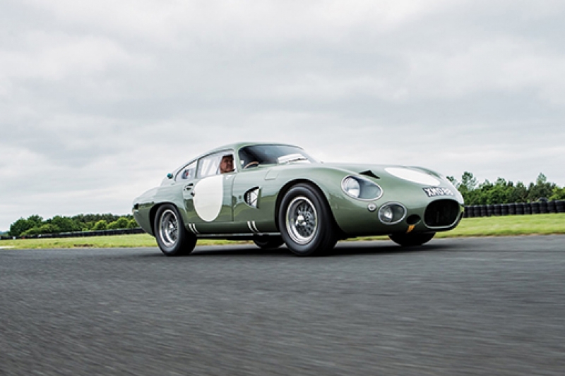 Aston_Martin_DP215_1