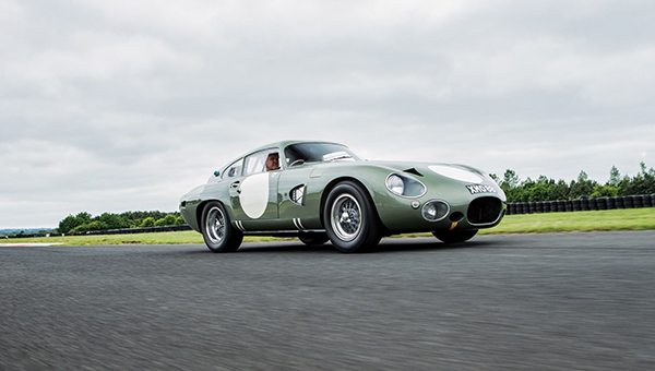 Aston_Martin_DP215_1