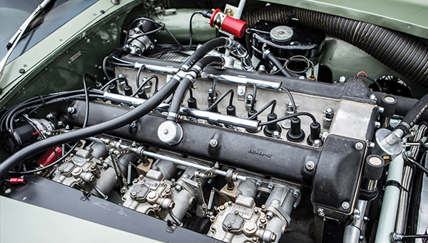 Aston_Martin_DP215_3