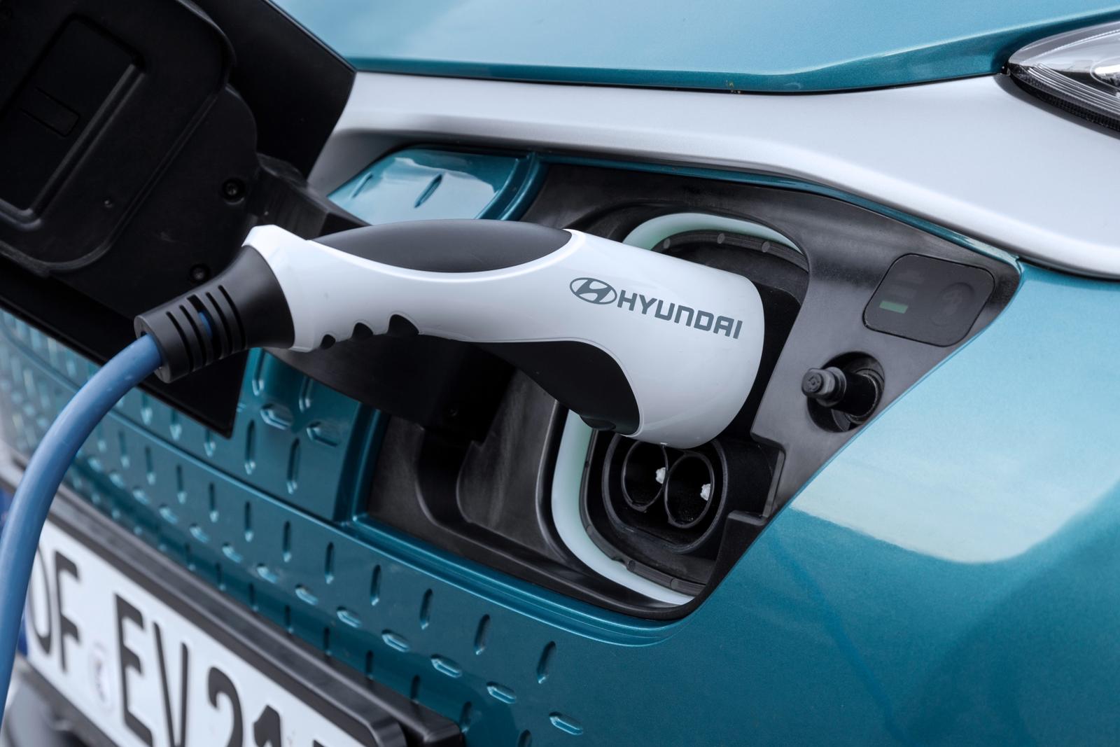 Kona Electric Exterior (11)