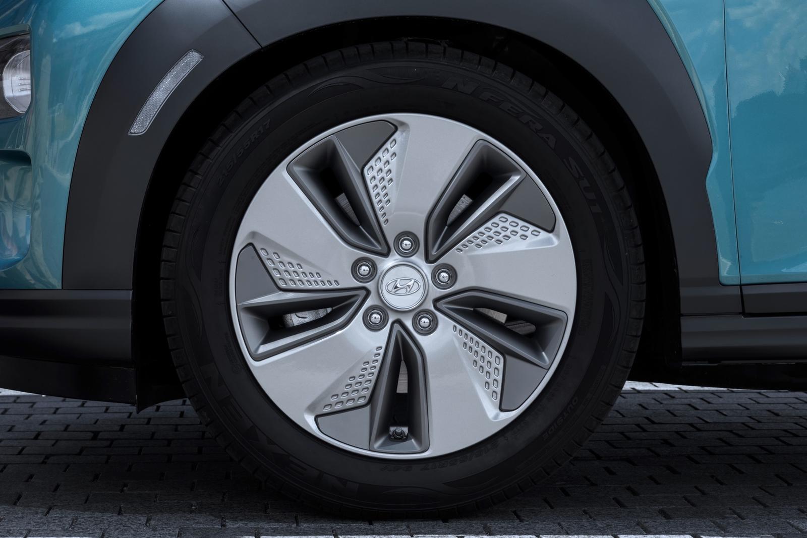 Kona Electric Exterior (22)