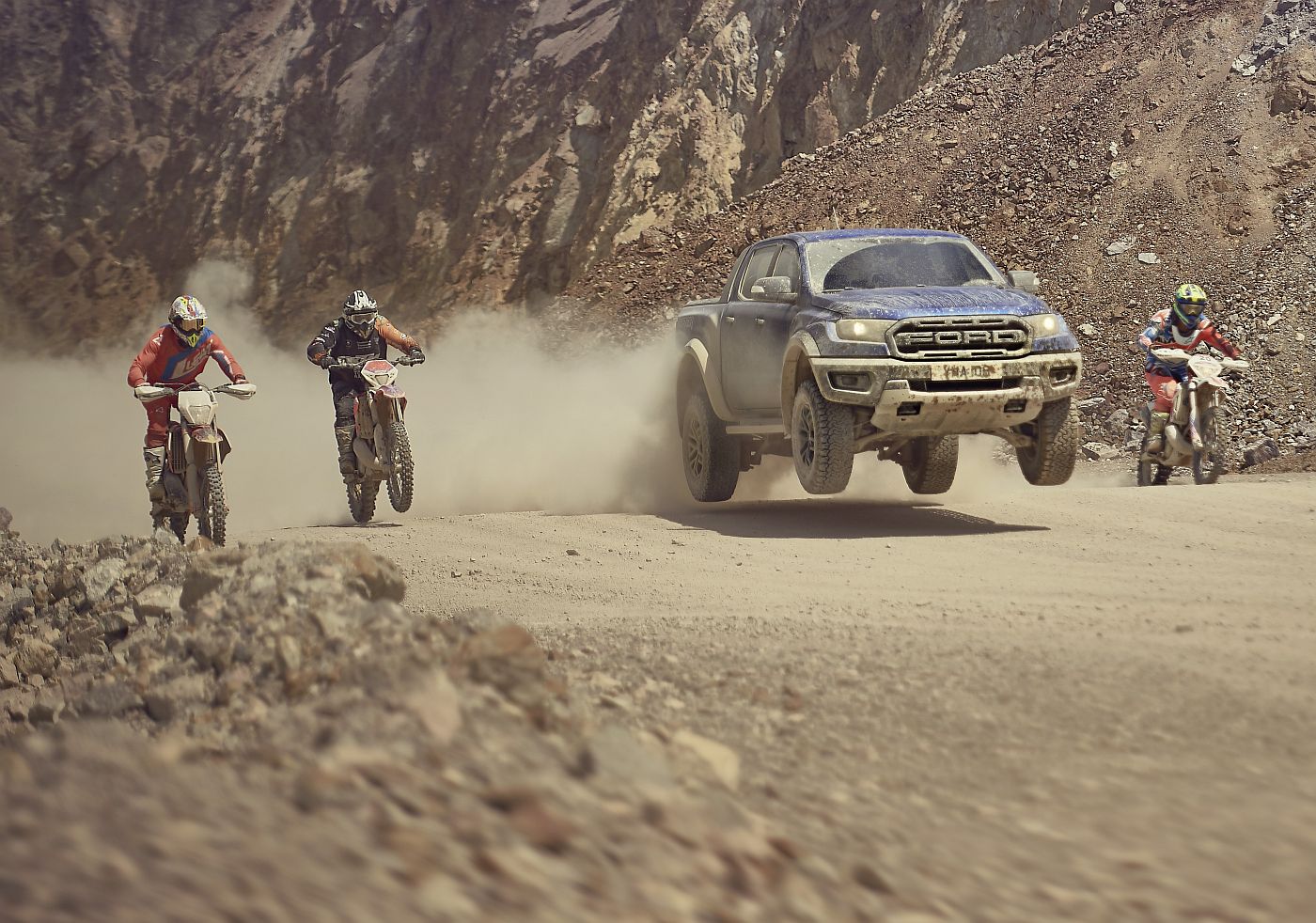 2018_FORD_RANGER_RAPTOR_Shot16_JUMP_MOTORX_