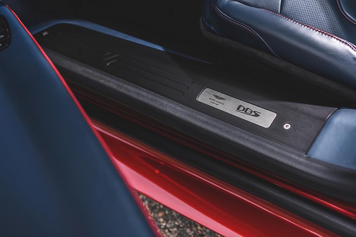 AM_DBS_SUPERLEGGERA__HYPER_RED_065_28133