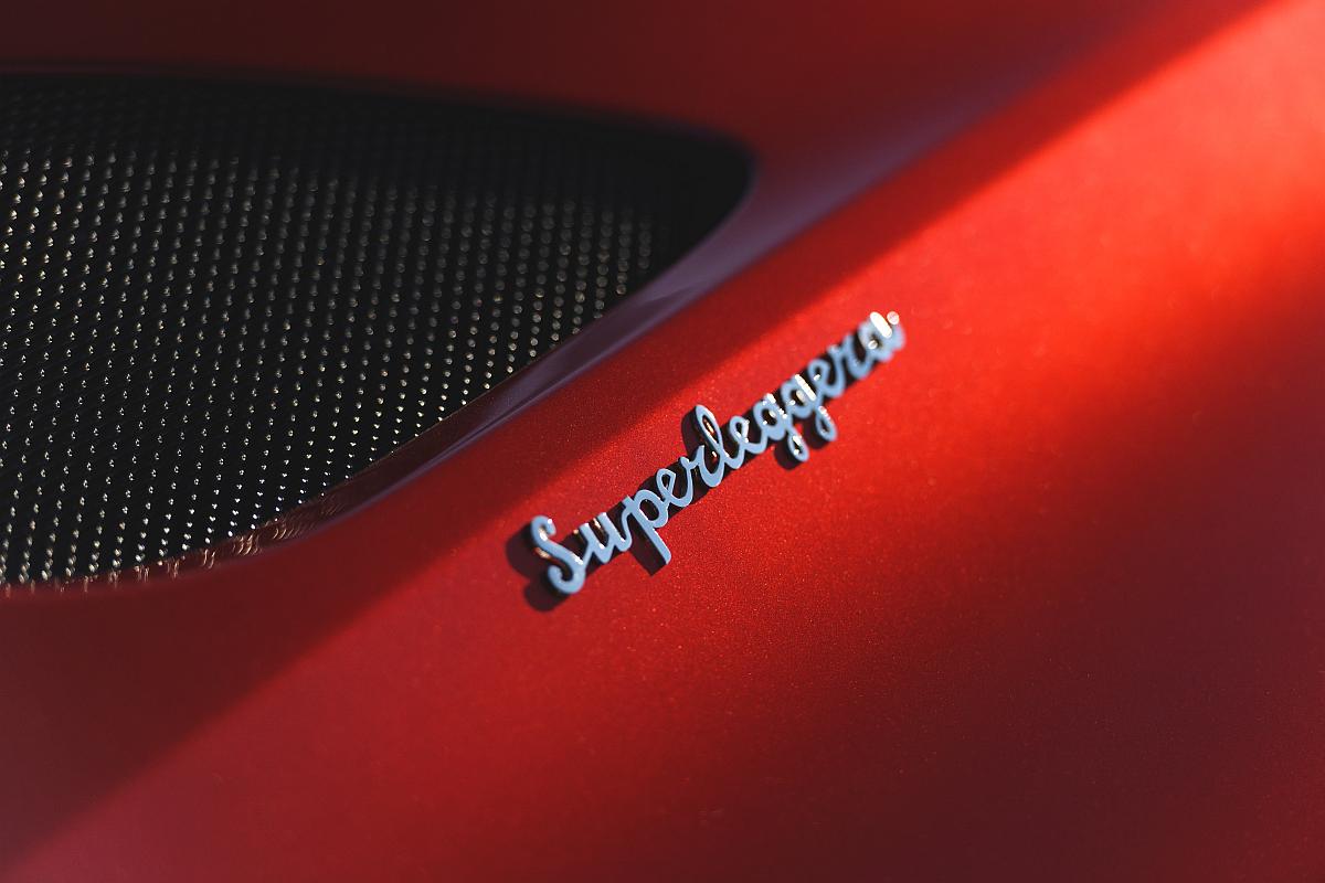 AM_DBS_SUPERLEGGERA__HYPER_RED_088_28156