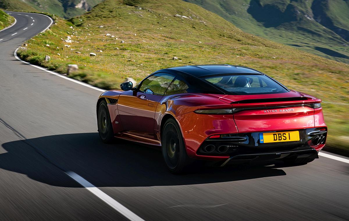 AM_DBS_SUPERLEGGERA__HYPER_RED_DEAN_SMITH_124-JPG_29387