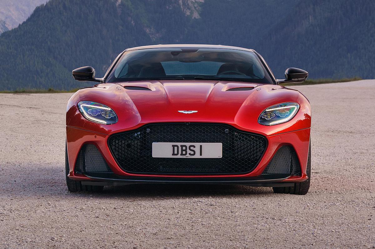 AM_DBS_Superleggera__HYPER_RED_Dean_Smith_114-JPG_28996
