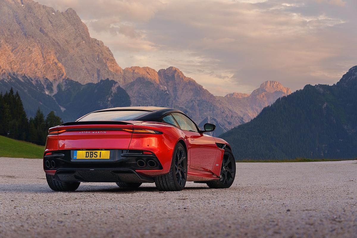 AM_DBS_Superleggera__HYPER_RED_Dean_Smith_116-JPG_28998