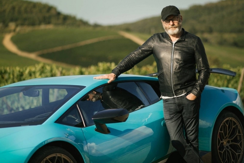 liam-cunningham-lamborghini-1-960×600