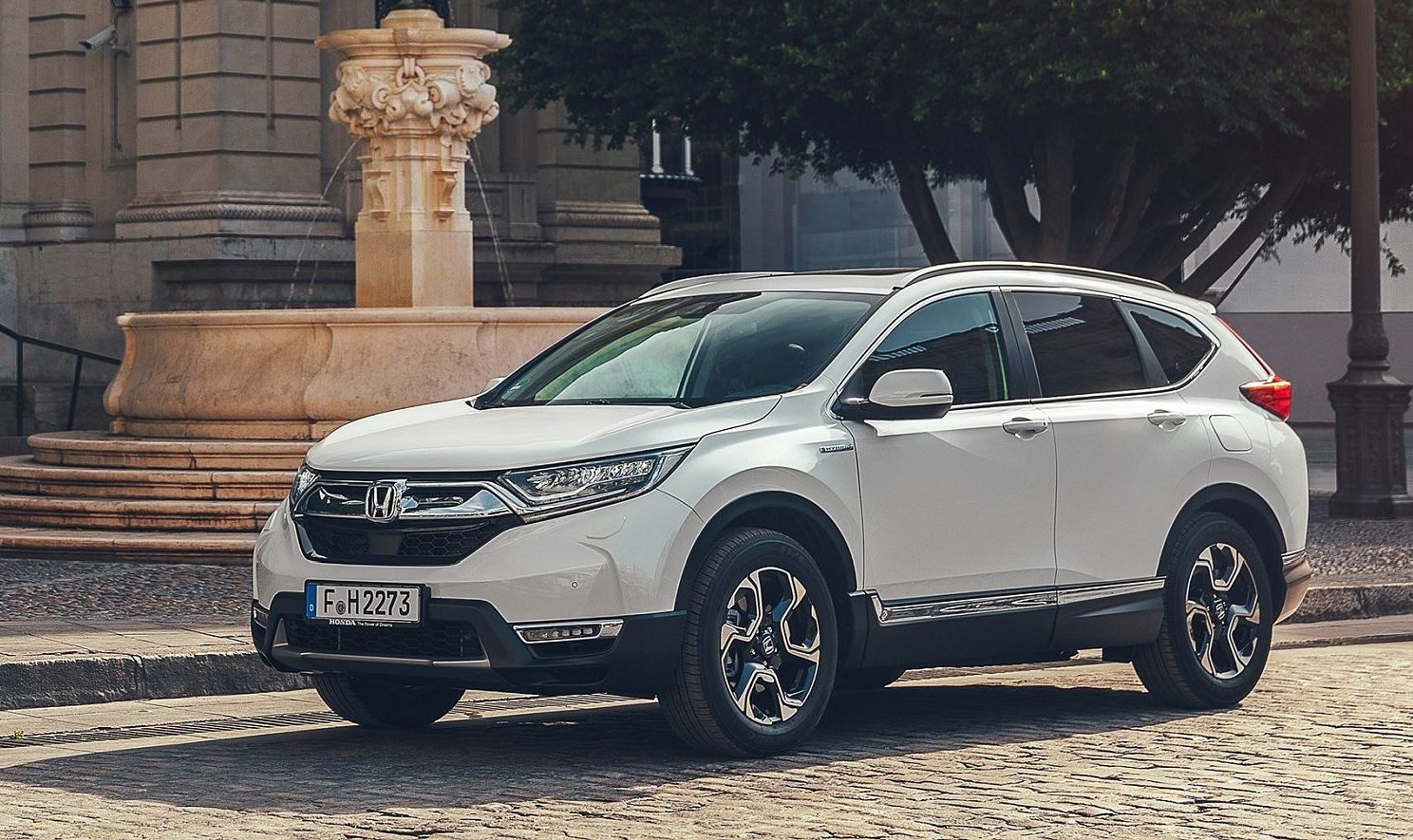 153923_Honda_confirms_economy_and_emissions_data_for_CR-V_Hybrid_and_announces_key