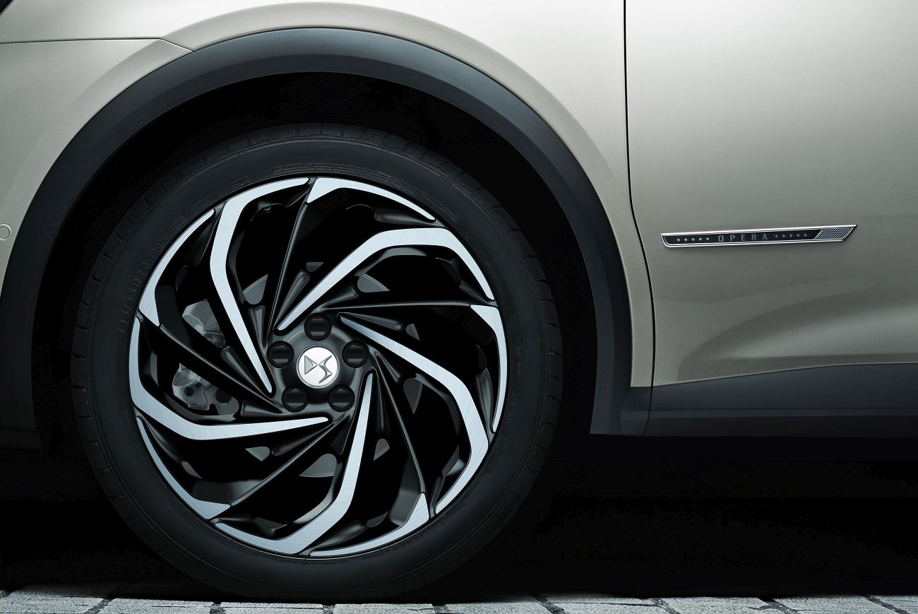 DS 7 CROSSBACK – E-Tense 4×4 009