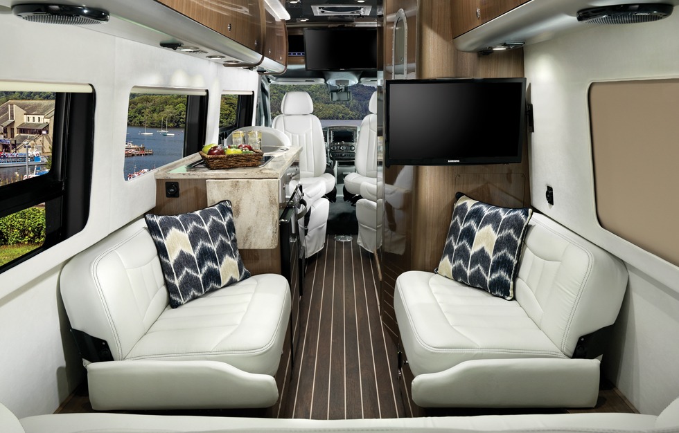 MY18-GrandTour-Design-Decor-BeachWood