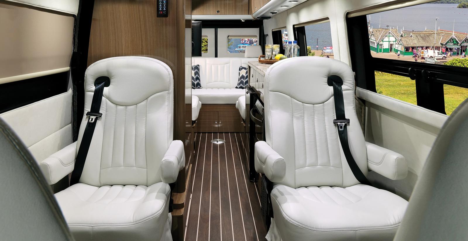 MY18-GrandTour-Design-EntertainOnGo
