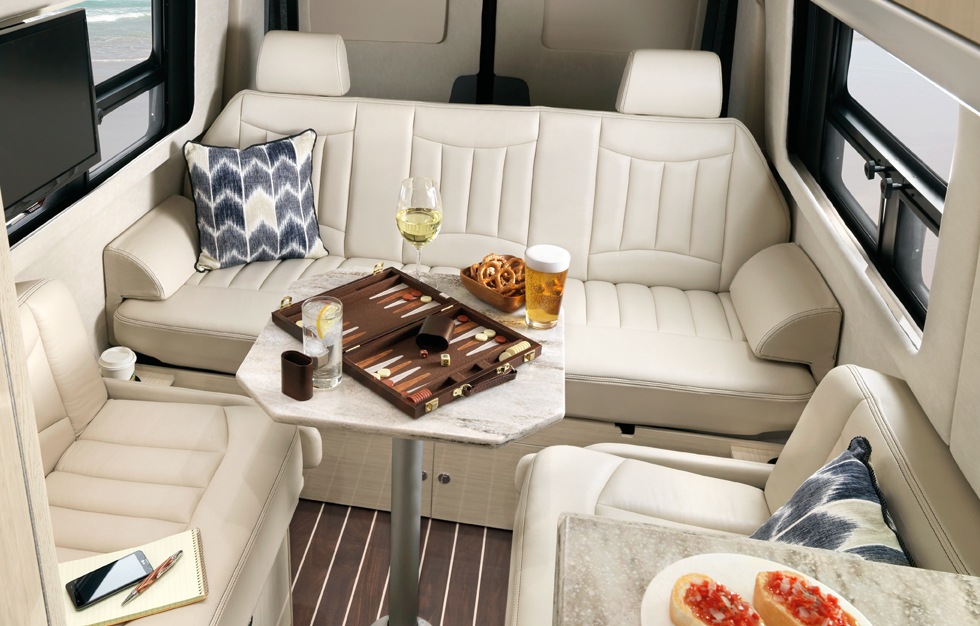 MY18-Lounge-Overview-Luxury