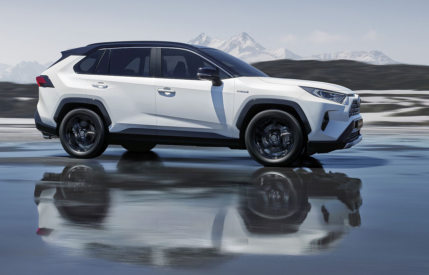 2019-rav4-hybrid-01