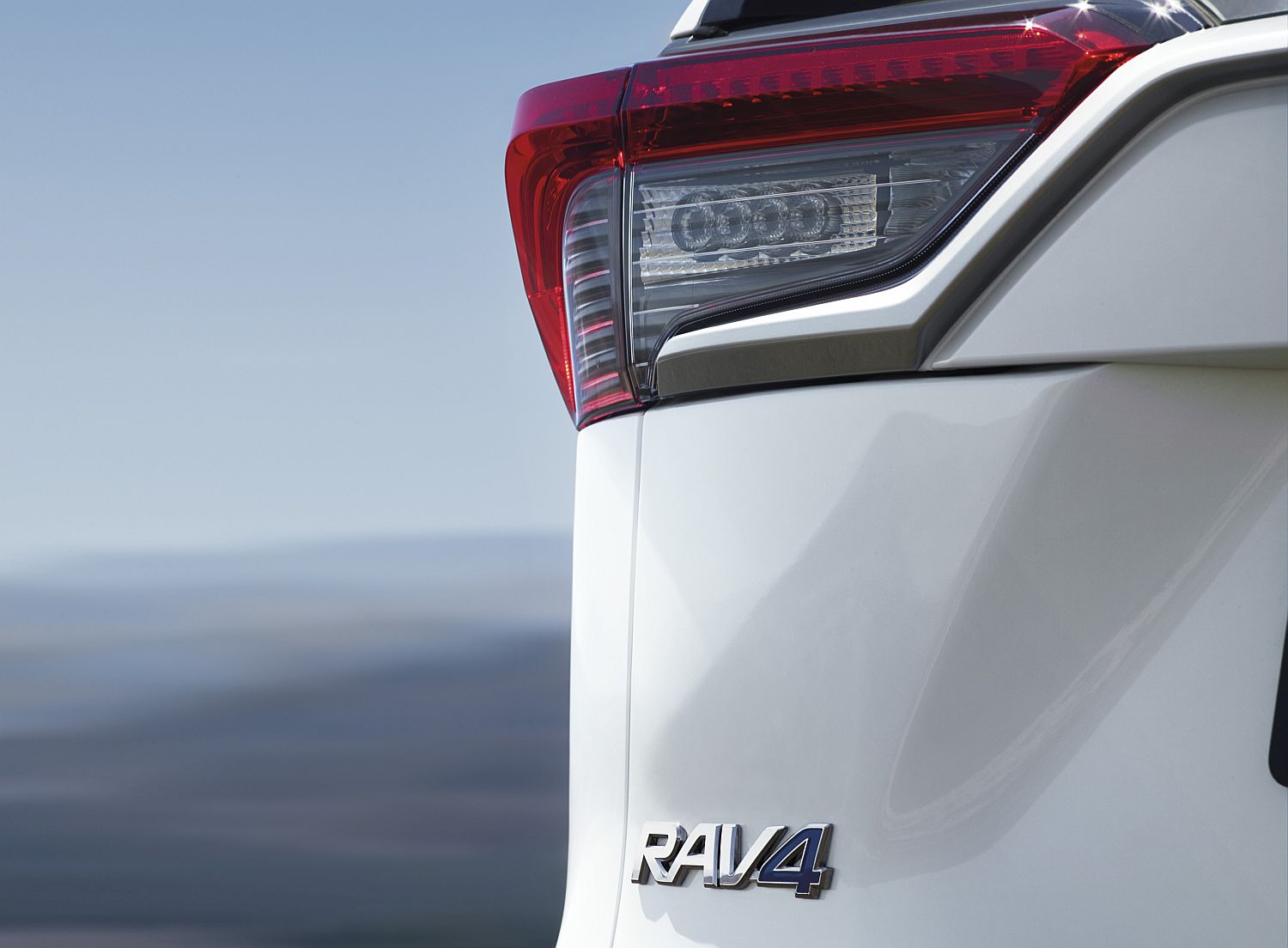 2019-rav4-hybrid-09