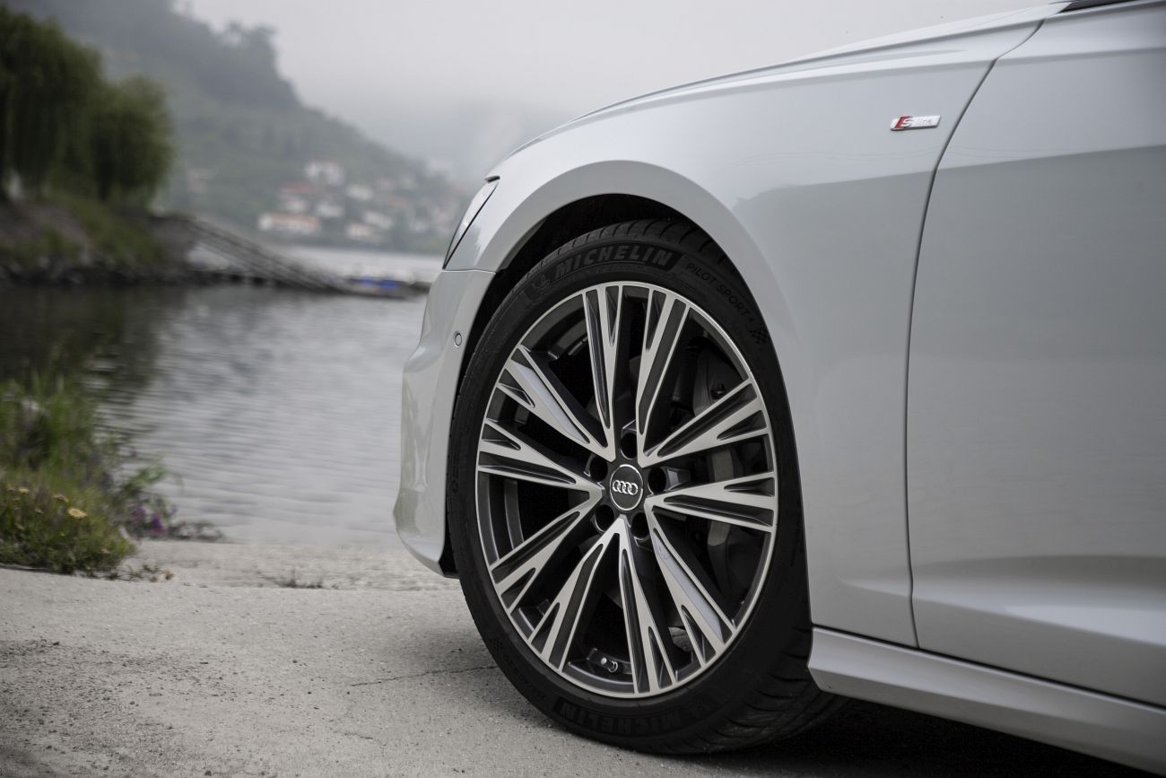 Audi A6 Sedan