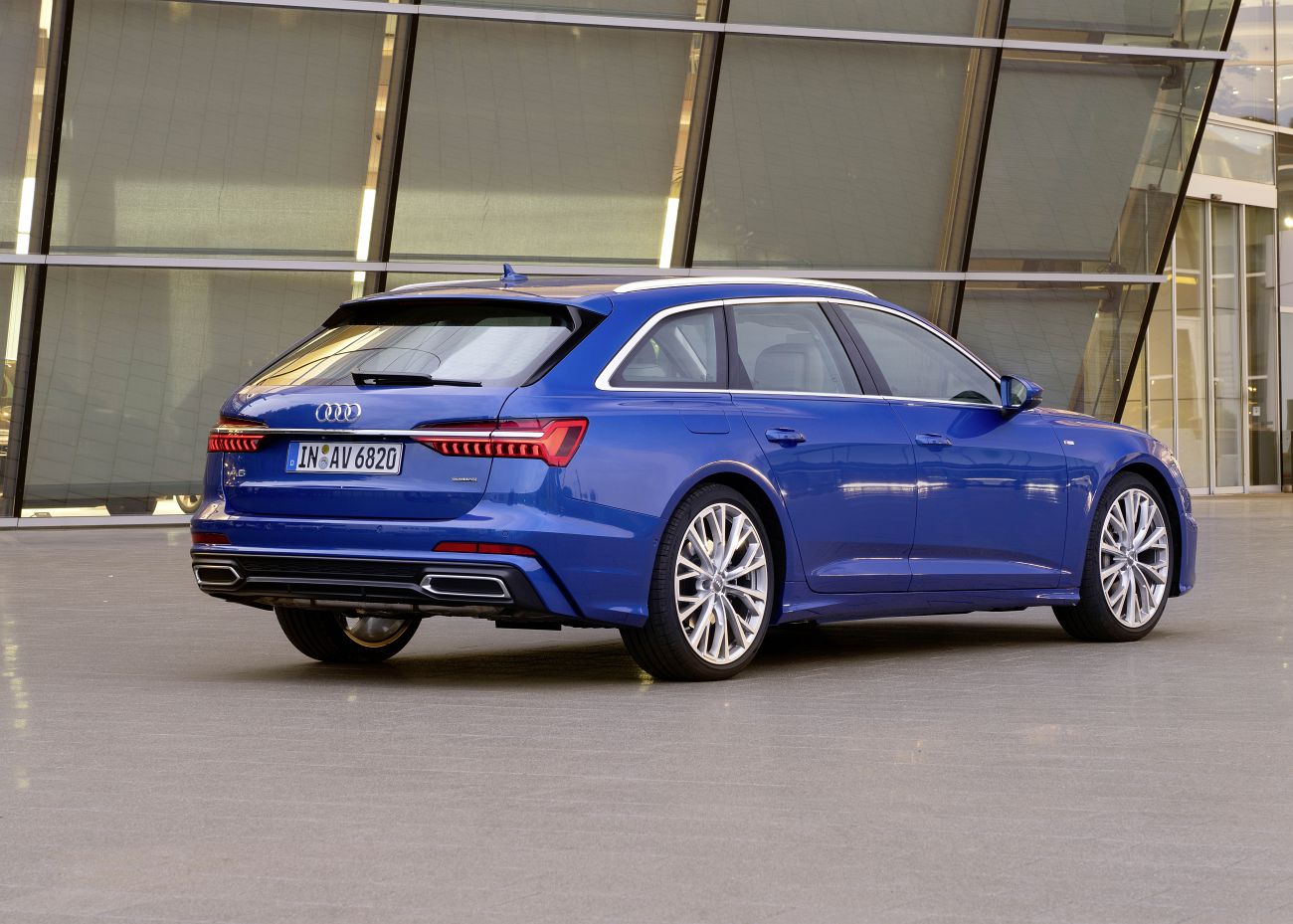 Audi A6_Avant_Sepang Blue_012