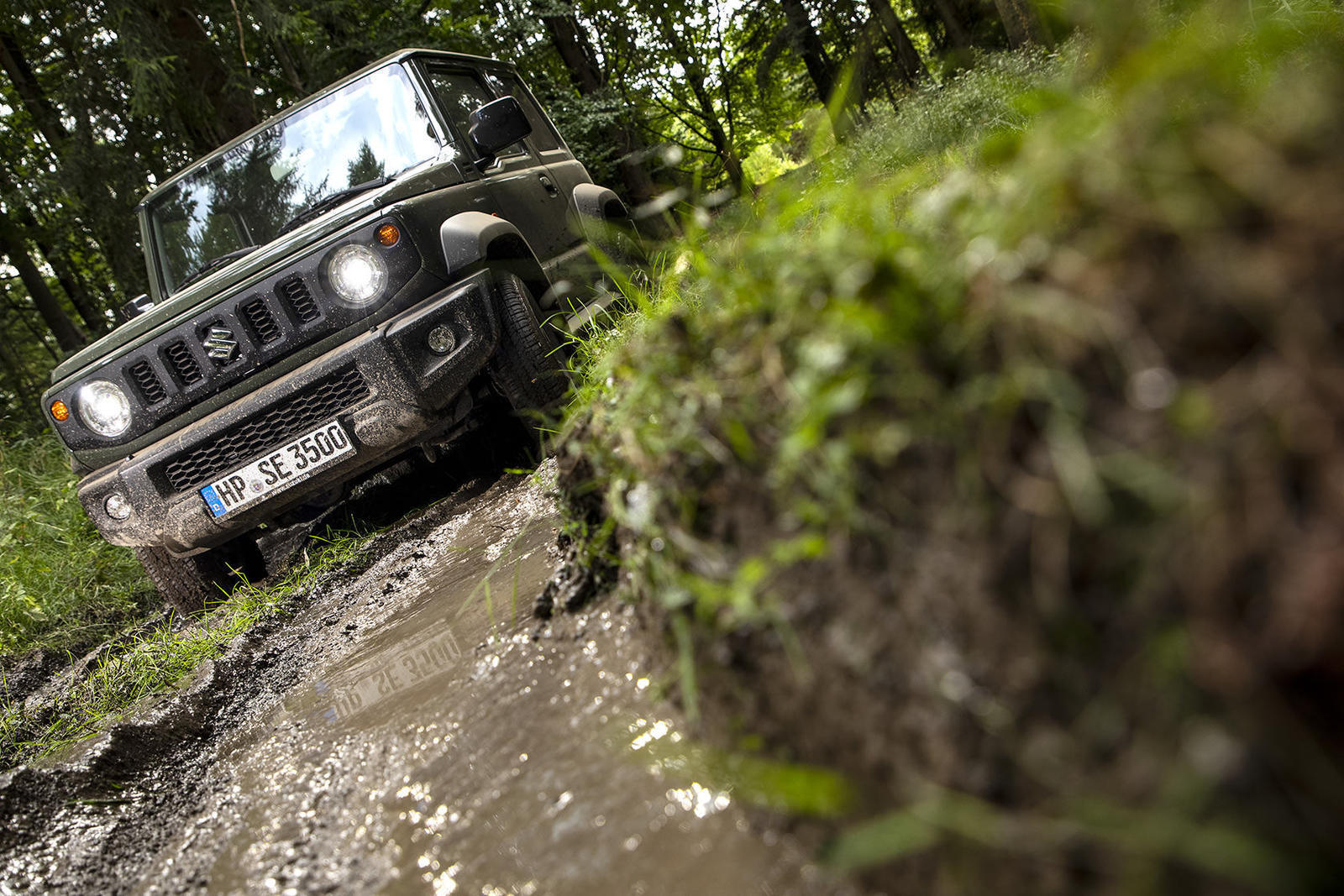 Suzuki-All-New-Jimny-05
