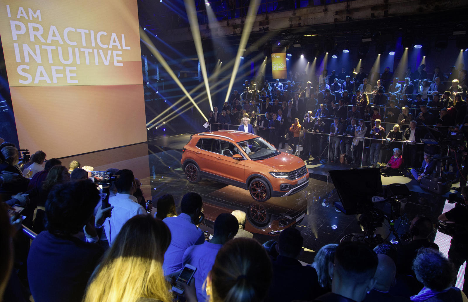 World Premiere of the all-new T-Cross: Volkswagen expands its fa