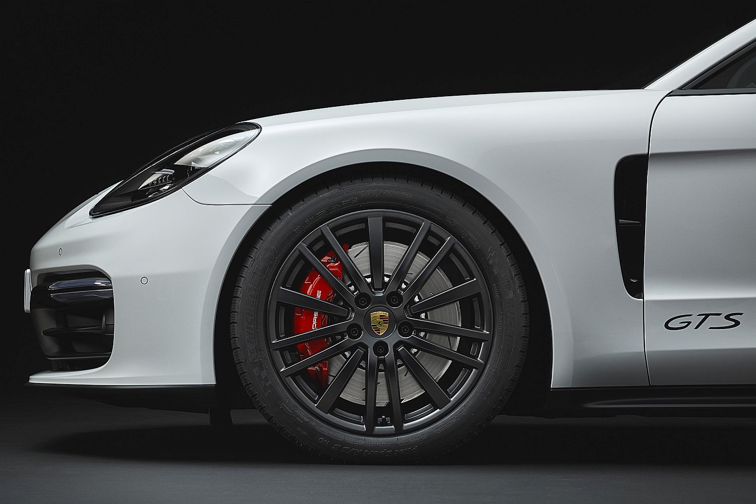 porsche panamera GTS 2018 (5)
