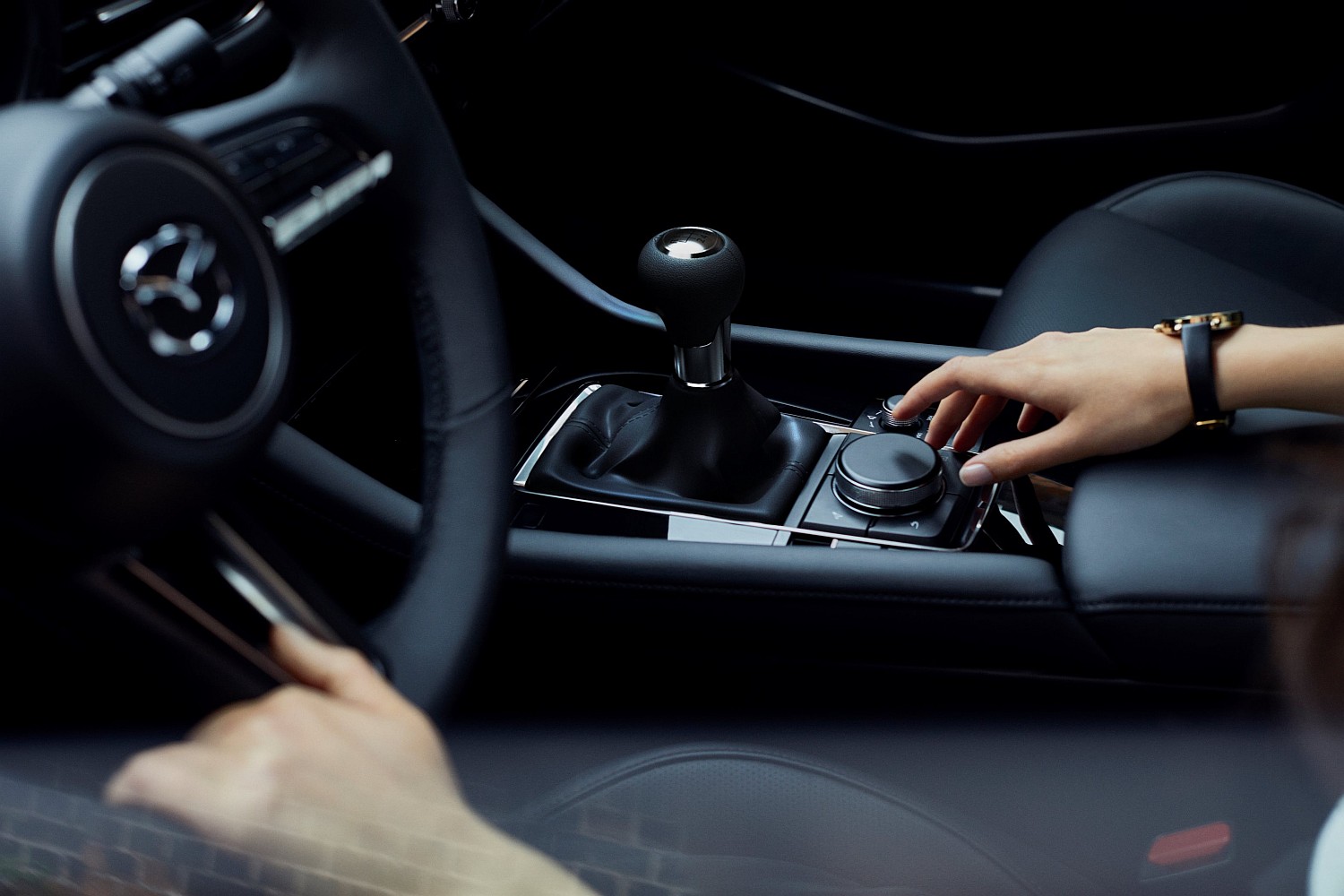14_All-New-Mazda3_5HB_INT_lowres