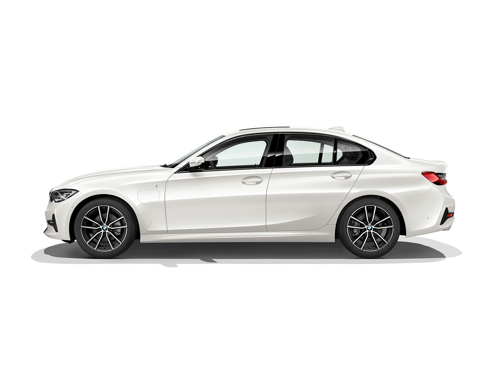 BMW 330e Berlina (10)