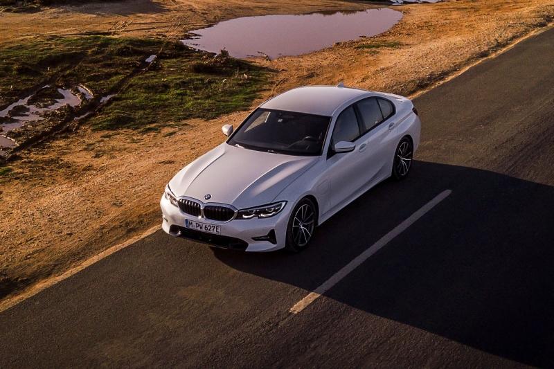 BMW 330e Berlina (2)