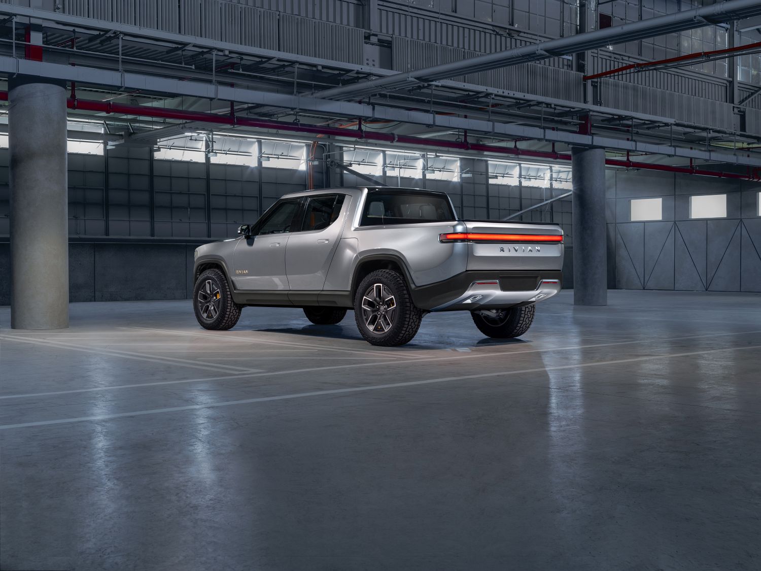 C.-Rivian_R1T_Rear_View