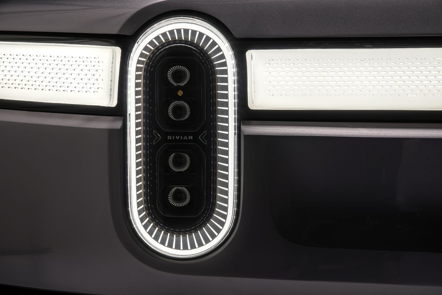 F.-Rivian_R1T_Headlight_Detail