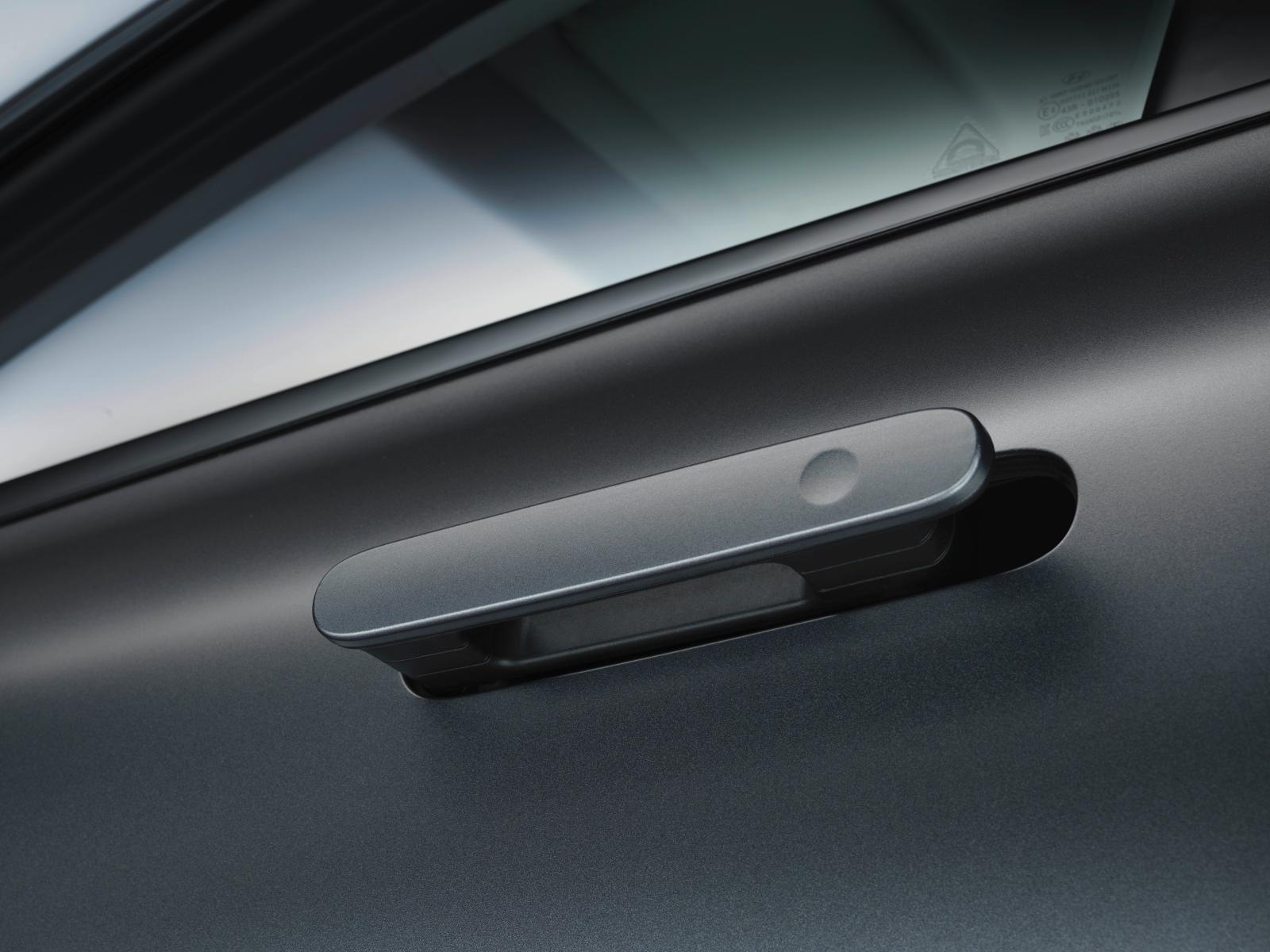 Hyundai Nexo Aerodynamic Door Handle – open